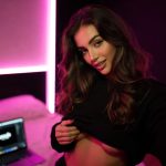8 clear signs a girl on omegle is ready to get naked in 2026